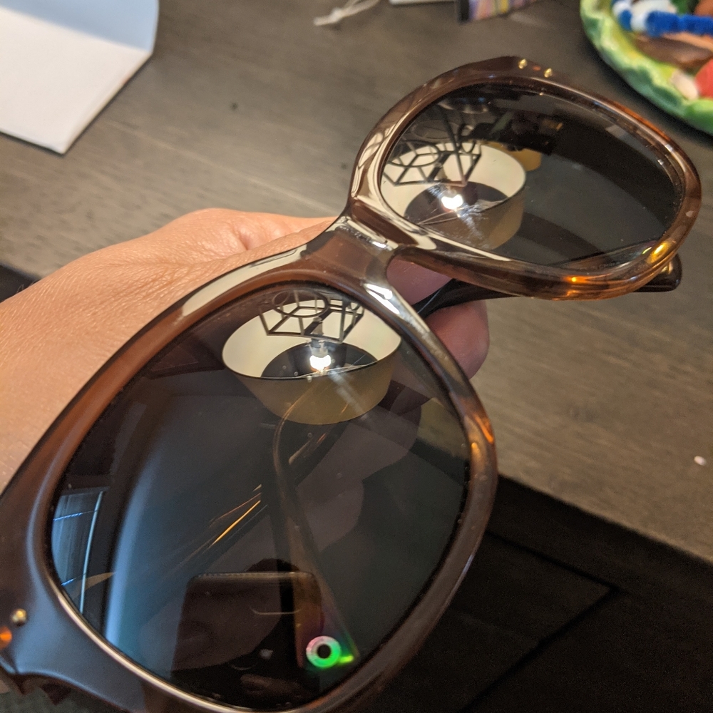 Coach Sunglasses | Tortoise Shell - Picture 6 of 6